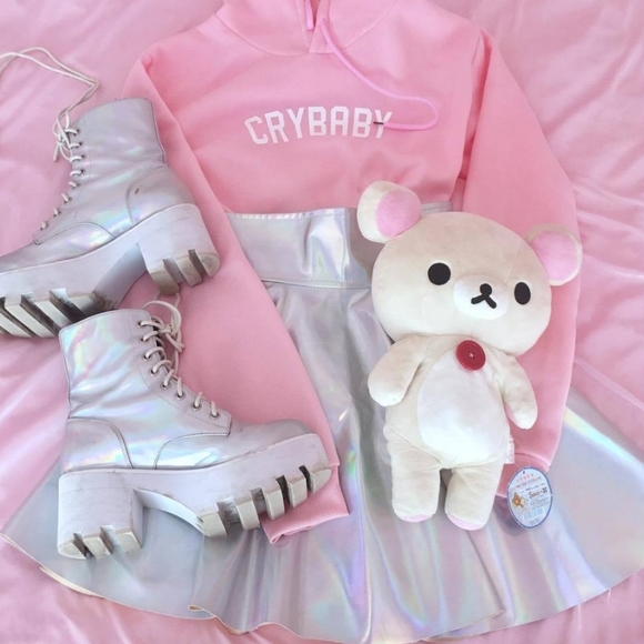 HOLOGRAPHIC Pleated Skirts - Picture 3 of 5